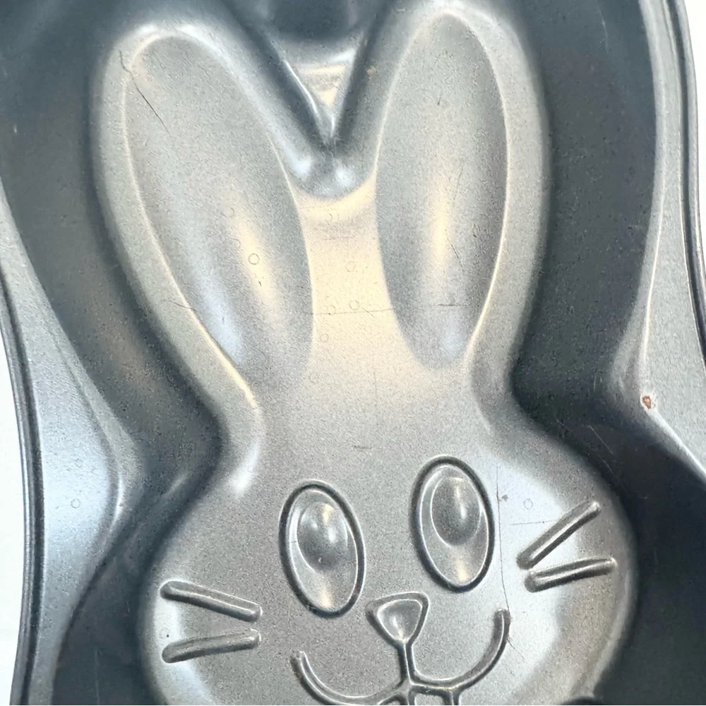 Wilton charming bunny